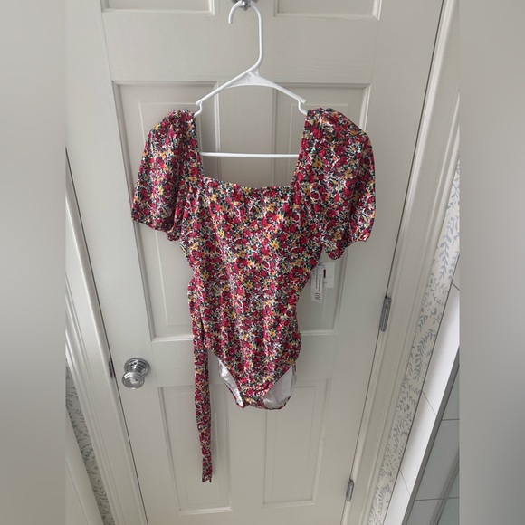 NWT DM Fashion Puff Sleeve Square Neck One Piece Swimsuit - Size SMALL - Picture 5 of 10